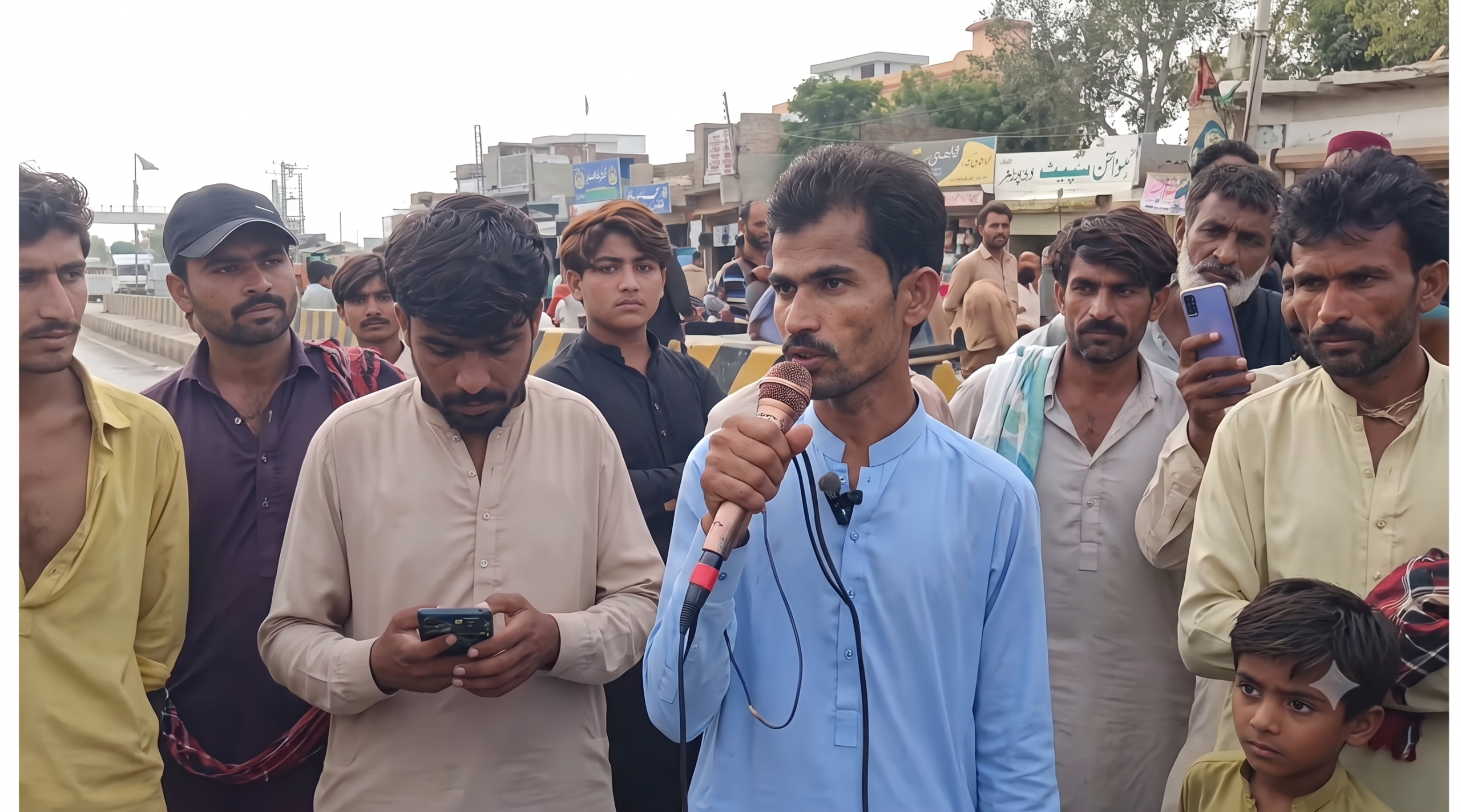 گھارو میں سماجی کارکن عبدالقیوم جوکھیو کی گرفتاری کے خلاف ایک بڑی احتجاجی ریلی نکالی گئی