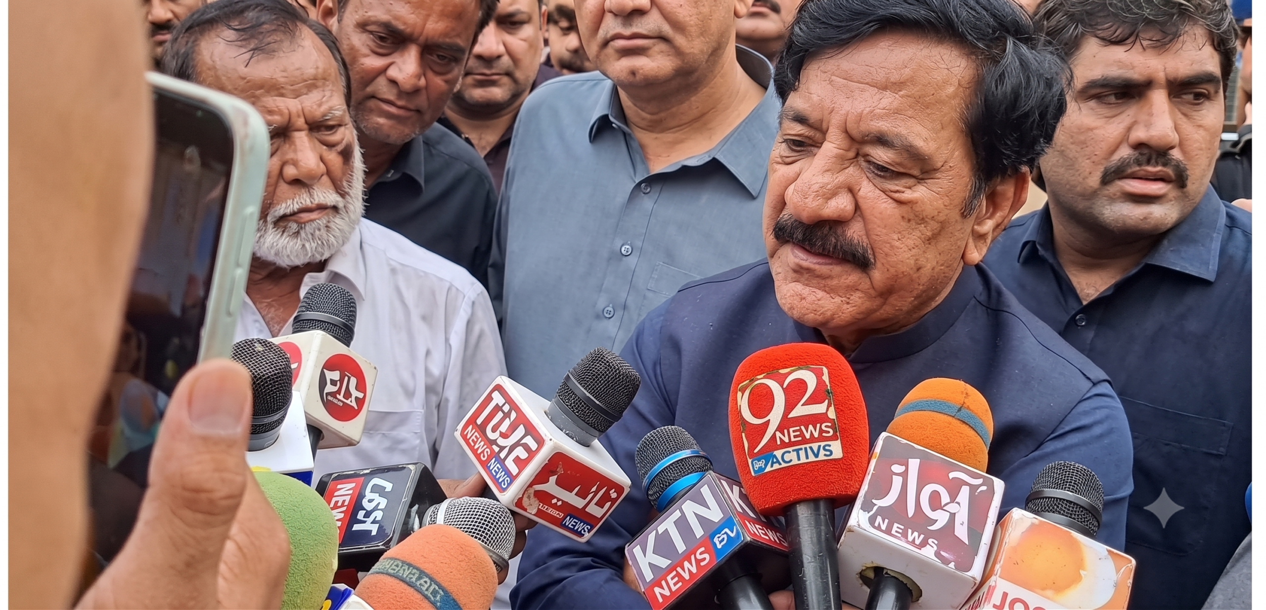 ھٹھ کے صوبائی وزیر علی حسن زرداری کا قدیم گاؤں عرب سولنگی کا دورہ مبینہ پولیس فورس برہم، تحقیقات کا حکم دے دیا گیا۔