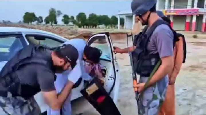 ملتان: دیگر صوبوں سے اسمگل ہونے والی کروڑوں روپے مالیت کی آئس پکڑی گئی