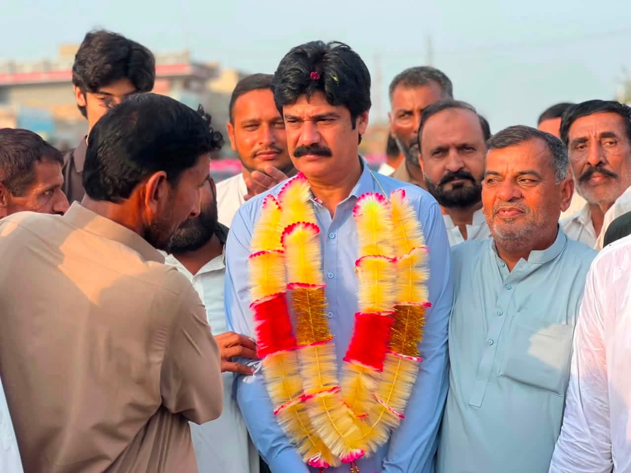 چوہدری عارف محمود گل اور چوہدری خالد محمود گل نے کہا ہے